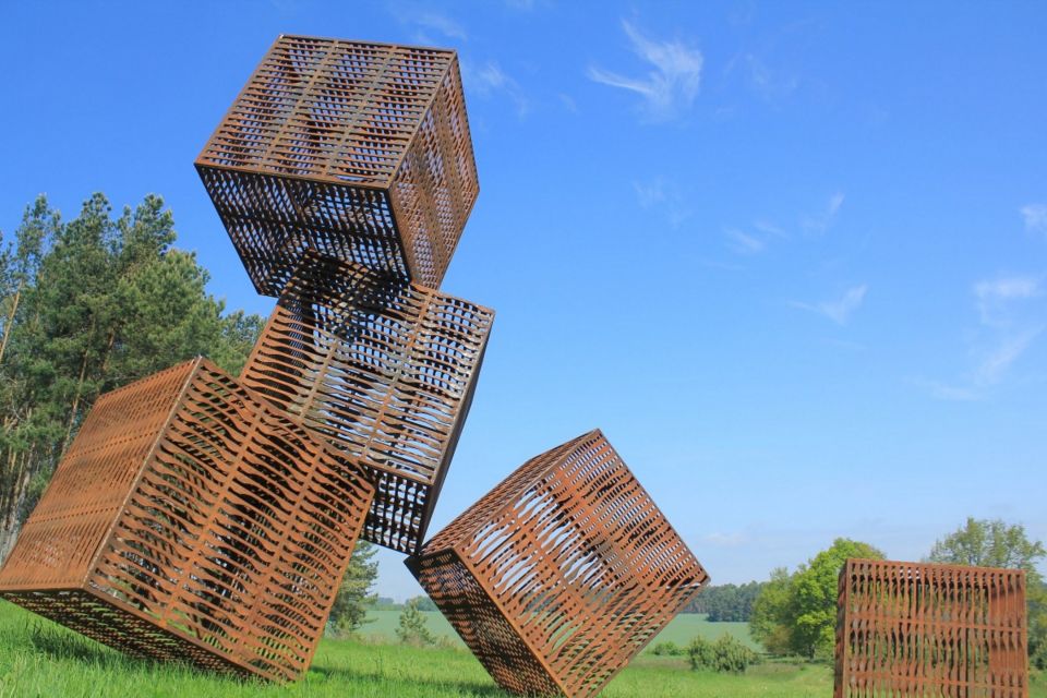 Karl Menzen: Fünf Kuben, Kunstwerk an der Südroute des Kunstwanderweges, Foto: Bansen/Wittig